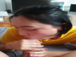 留学生刘玥发骚难耐，饥渴求欢湿透床单！