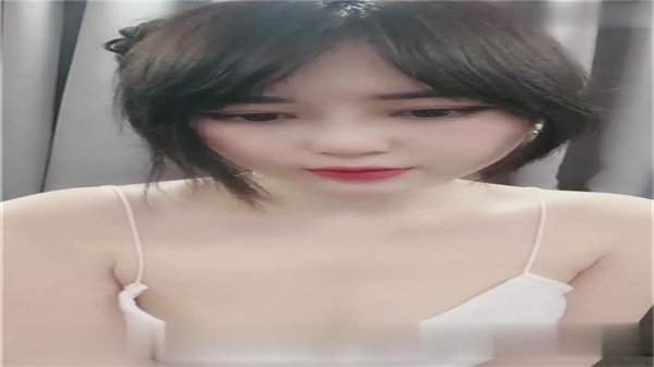 18岁清纯妹子遭渣男欺骗 宿舍寂寞自慰实录