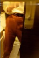 茶餐厅女厕偷拍实录：多位美女如厕正面全景，神秘草丛春光乍泄！