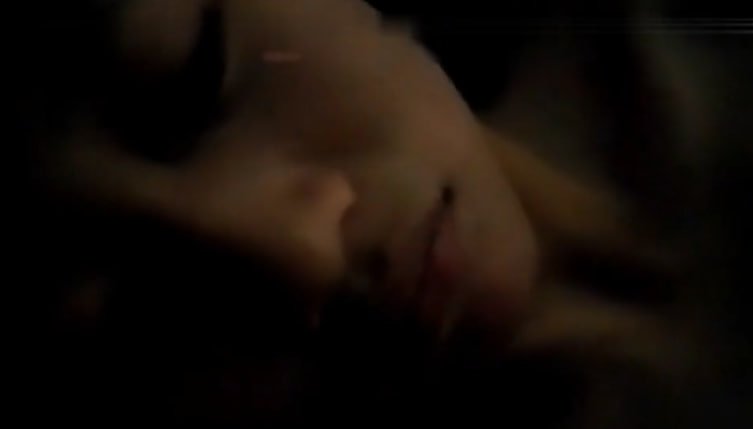 偷情出租屋激情实录：出轨人妻边操边淫语挑逗，饥渴少妇骑乘位疯狂索求