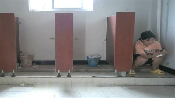 极品白虎女神厕所激情4视角偷窥！6种体位任君欣赏