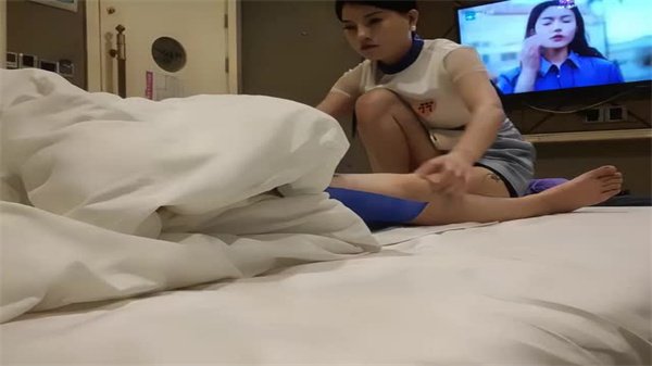 巨乳女技师精油推背 极品G奶骚穴被狂干内射