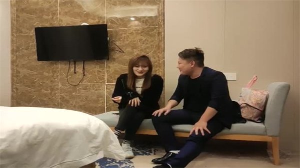 魔域军团长偷拍清纯妹子被操到淫叫连连