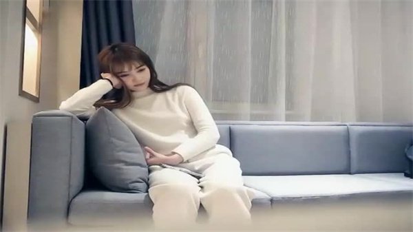 极品粉嫩清纯小美女大眼睛肥臀 被狂揉玩弄直喷高潮