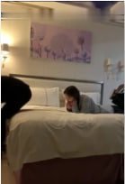 极品人妻酒店偷情被男同事狂干 浪叫连连喊老公