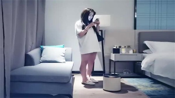 酒店内约炮极品大奶妹子狂干内射高潮