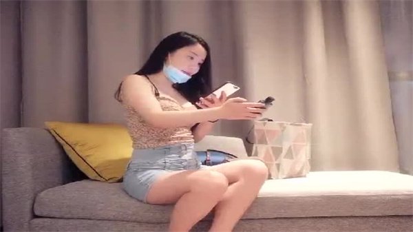午夜寻花：极品白皙长腿巨乳外围，骚穴任你狂干内射！