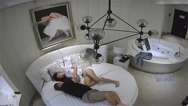 白衣包臀御姐肉丝翘臀极致诱惑，骚穴太痒求猛干内射狂潮